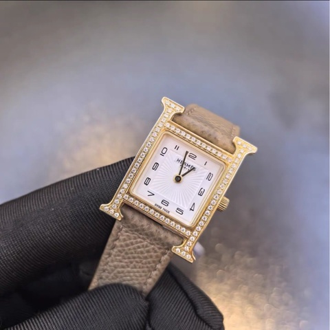 Hermes 金色H鑽錶 CP值超高