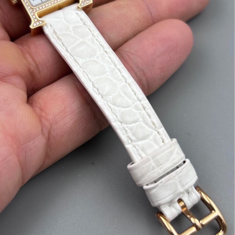 【97新 ✨ 全網最低價！】Hermes 白色H鑽錶 CP值超高(下單前先詢問庫存❗️❗️）-6