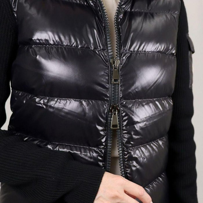 💎Han's house精品服飾💎moncler 羽絨 漆面 拼接 美麗諾羊毛 外套 男女共穿 現貨 S 原價41200-8