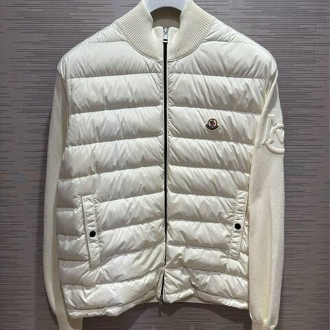 💎Han's house精品服飾💎MONCLER 拼接 羽絨 外套 浮雕 刺繡 消光 可水手洗 現貨 XXXL 原價32000