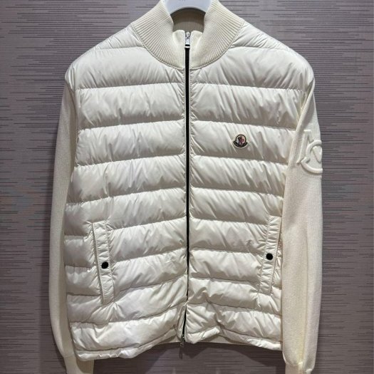 💎Han's house精品服飾💎MONCLER 拼接 羽絨 外套 浮雕 刺繡 消光 可水手洗 現貨 XXXL 原價32000-0