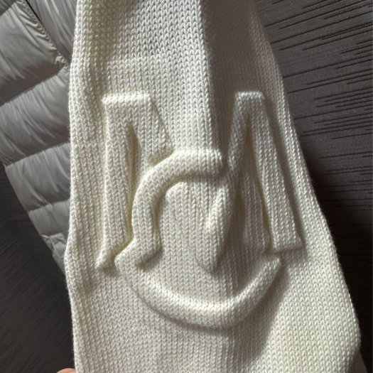 💎Han's house精品服飾💎MONCLER 拼接 羽絨 外套 浮雕 刺繡 消光 可水手洗 現貨 XXXL 原價32000-3