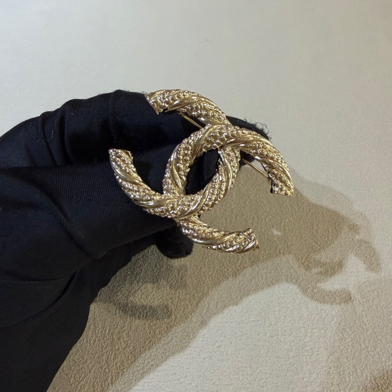 Chanel/香奈兒 金色浮雕麻花旋轉 雙c 胸針  單品-0