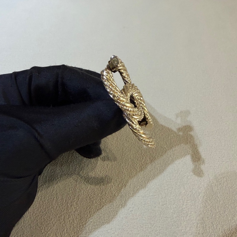 Chanel/香奈兒 金色浮雕麻花旋轉 雙c 胸針  單品-2