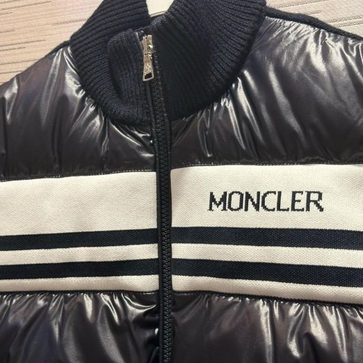 💎Han's house精品服飾💎 moncler 羽絨 拼接 外套 現貨 青年款 原價22700-3