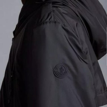 💎Han's house精品服飾💎moncler Junichi 字母 風衣 連帽 外套 現貨 M 原價39300-7
