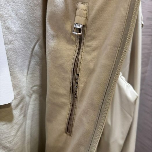 💎Han's house精品服飾💎moncler Domene 防水 尼龍 風衣 連帽 外套 有內裡 現貨 4 原價42000-5