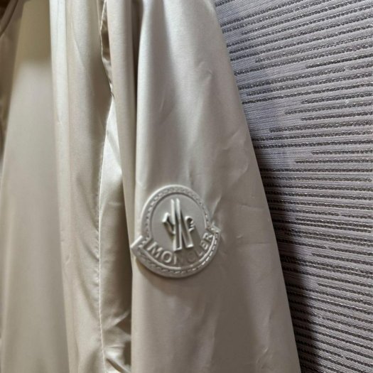 💎Han's house精品服飾💎moncler Domene 防水 尼龍 風衣 連帽 外套 有內裡 現貨 4 原價42000-7