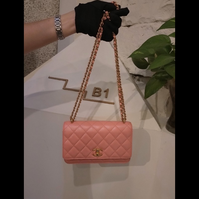 Chanel 金鍊珠光粉皮菱格WOC-5