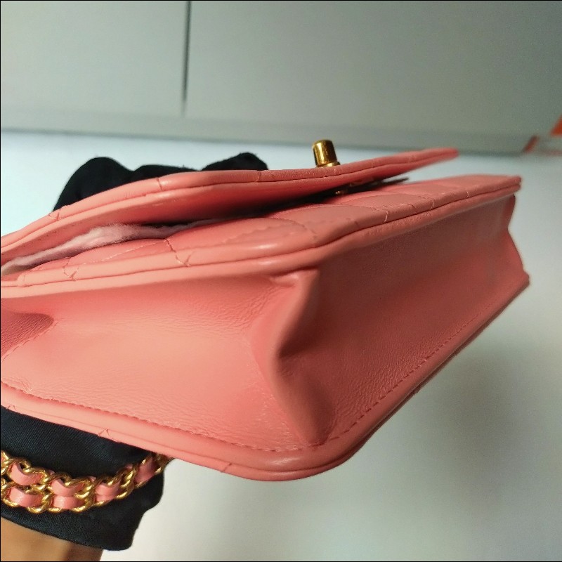 Chanel 金鍊珠光粉皮菱格WOC-9