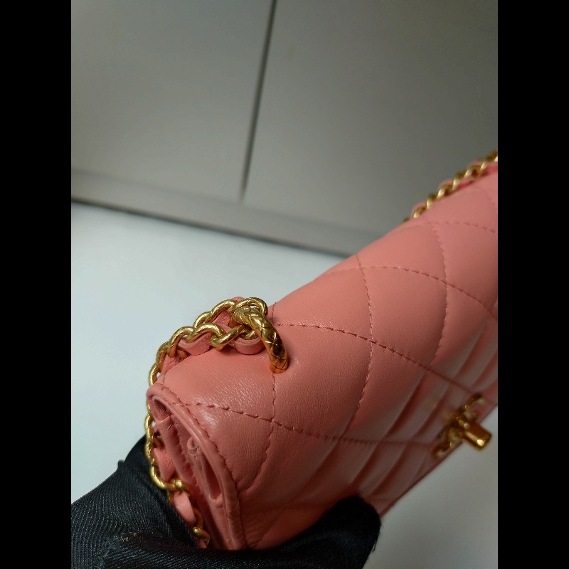 Chanel 金鍊珠光粉皮菱格WOC-17