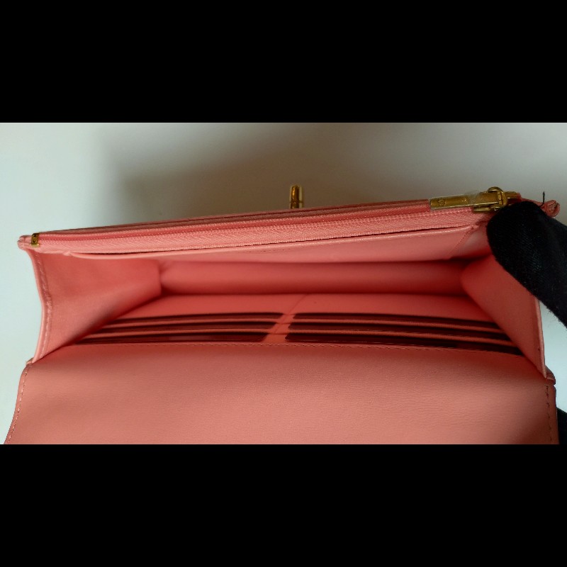 Chanel 金鍊珠光粉皮菱格WOC-20