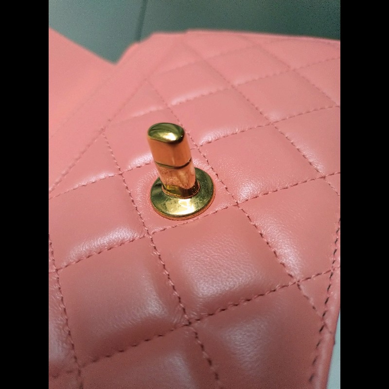 Chanel 金鍊珠光粉皮菱格WOC-28