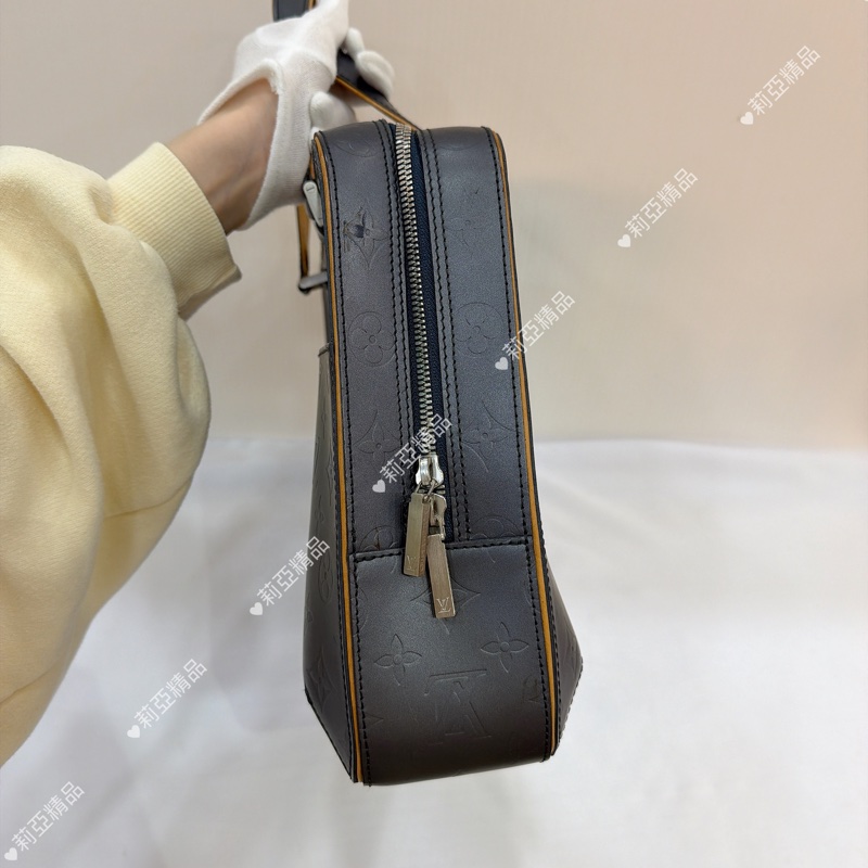 莉亞精品♡Lv 手提公事包 二手美包-6
