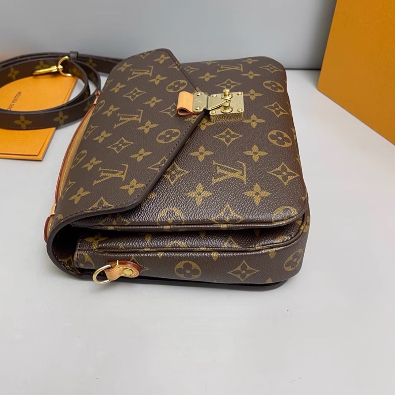 🧥LouisVuitton路易威登老花郵差包芯片款附防塵袋閒置出售-13