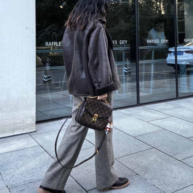 🧥LouisVuitton路易威登老花郵差包芯片款附防塵袋閒置出售-29