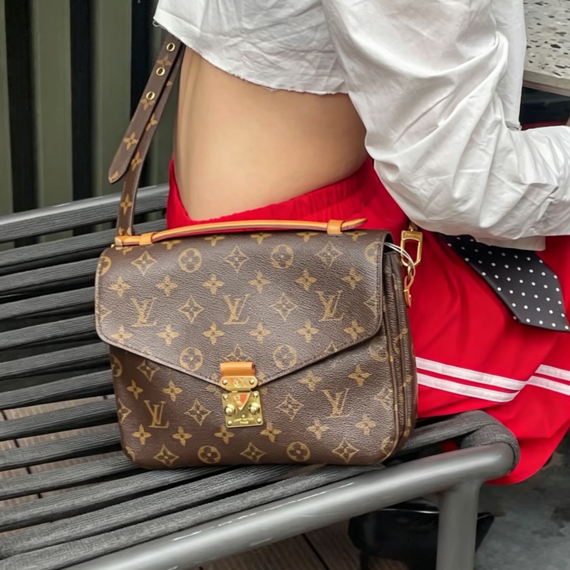 🧥LouisVuitton路易威登老花郵差包芯片款附防塵袋閒置出售-34