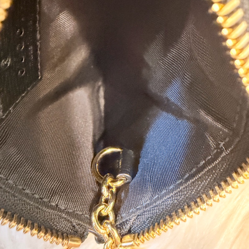 Gucci 黑色牛皮拉鏈零錢包-17