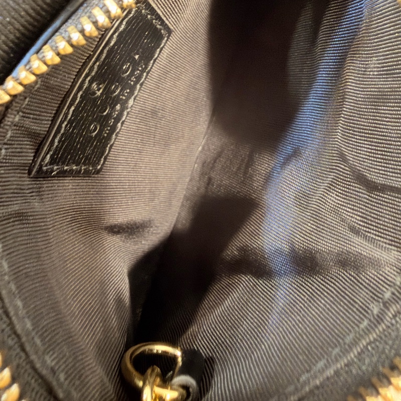 Gucci 黑色牛皮拉鏈零錢包-31
