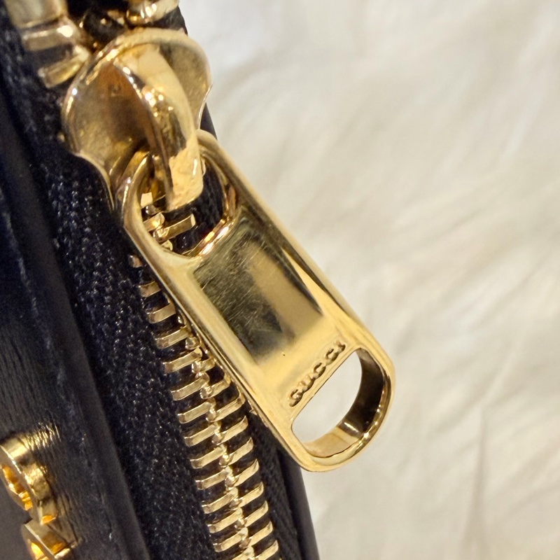 Gucci 黑色牛皮拉鏈零錢包-32