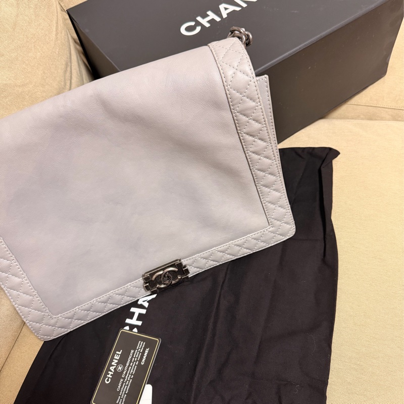 Chanel Le boy maxi XL 35 大尺寸經典秀款包-6