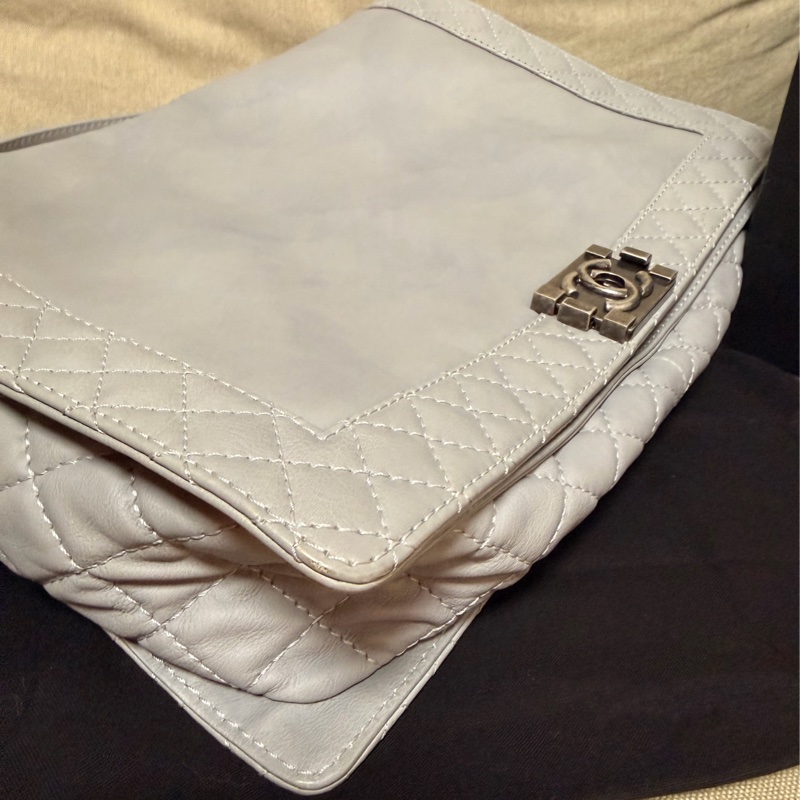 Chanel Le boy maxi XL 35 大尺寸經典秀款包-10