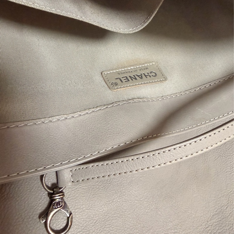 Chanel Le boy maxi XL 35 大尺寸經典秀款包-24