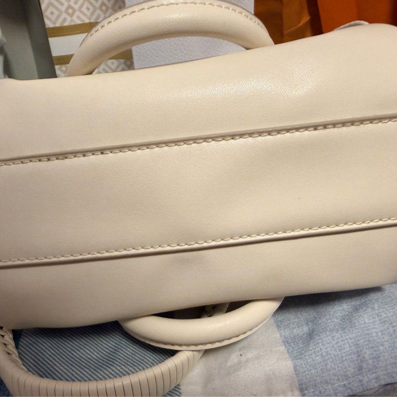 CHARLES & KEITH 白波士包 肩背包-7