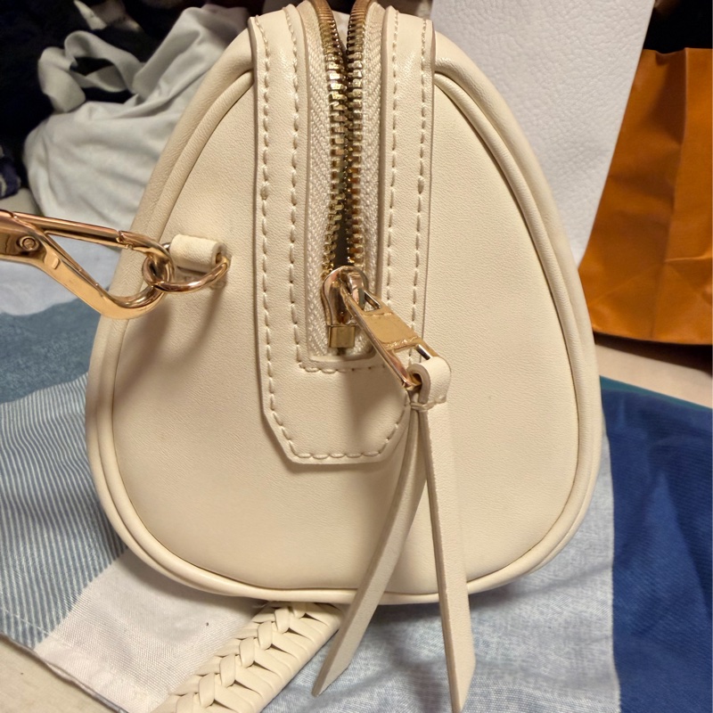 CHARLES & KEITH 白波士包 肩背包-11
