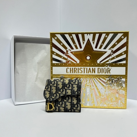（超級新🆕） Dior Saddle 經典老花 馬鞍短夾 【專櫃24,000】