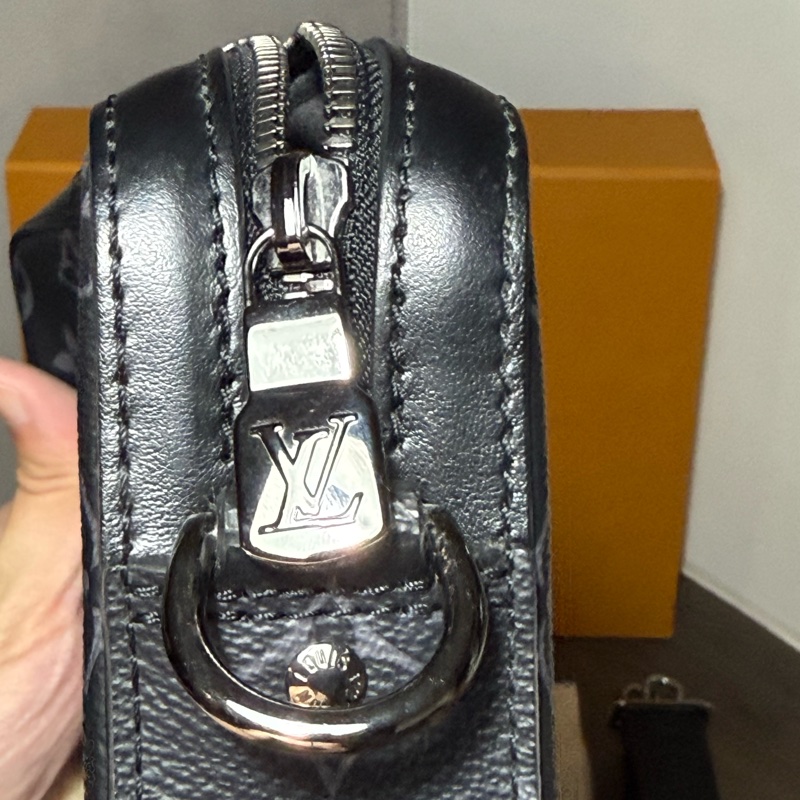 Louis Vuitton trio 三合一斜背包 (黑灰)-11