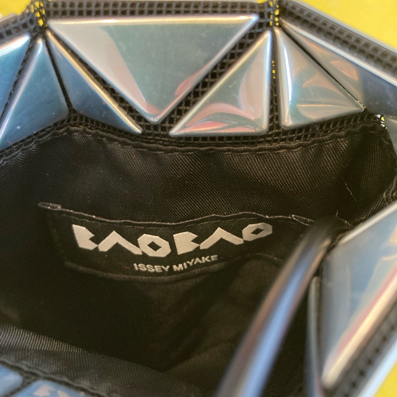ISSEY MIYAKE 三宅一生 BAOBAO 3x4 雙色鏡面斜背萬用袋-3