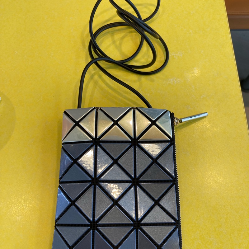 ISSEY MIYAKE 三宅一生 BAOBAO 3x4 雙色鏡面斜背萬用袋-8