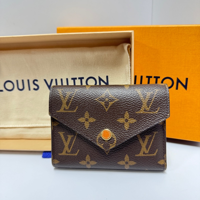【超新全配🎁】 LV Victorine 經典老花 晶片款 短夾 (專櫃24,000)-0