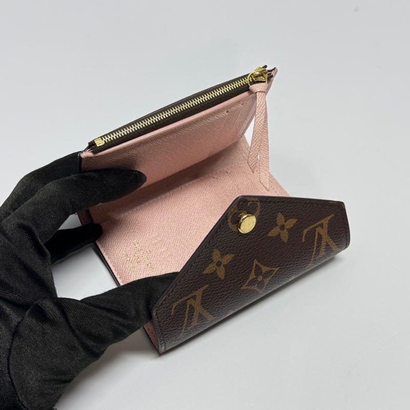 【超新全配🎁】 LV Victorine 經典老花 晶片款 短夾 (專櫃24,000)-8