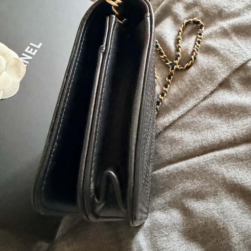 限時全新便宜賣Chanel boy 牛皮WOC 山形紋-14