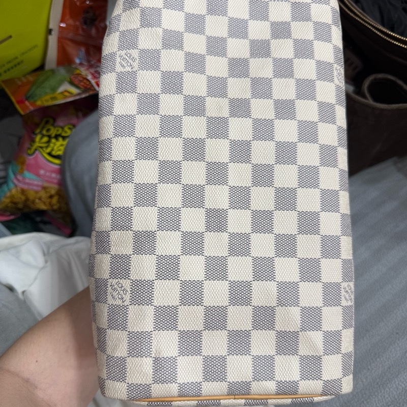lv speedy 30 可側背 95成新以上 邊角如圖 白棋盤格-2