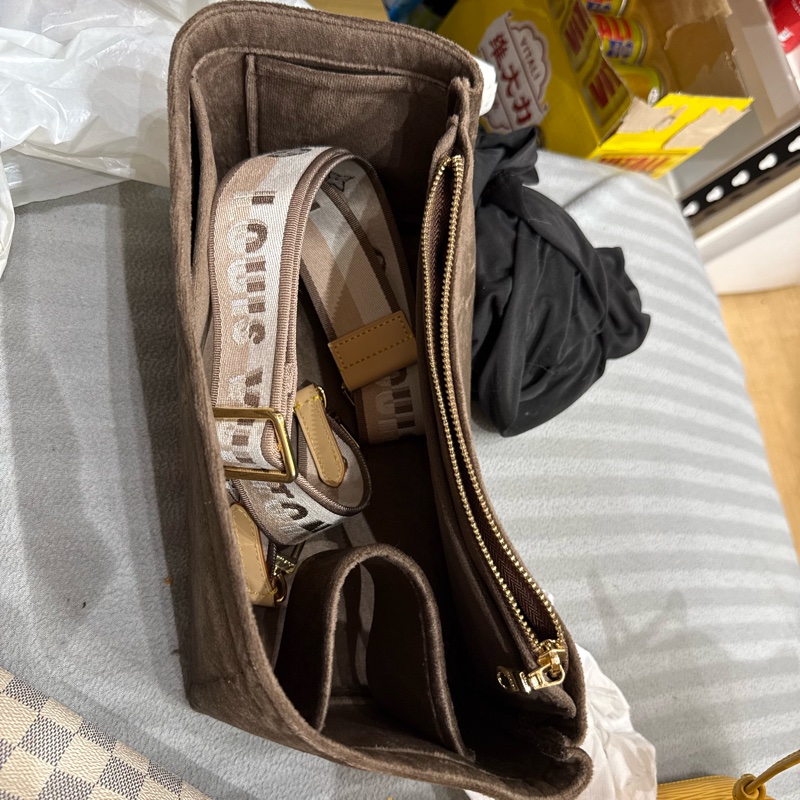 lv speedy 30 可側背 95成新以上 邊角如圖 白棋盤格-16
