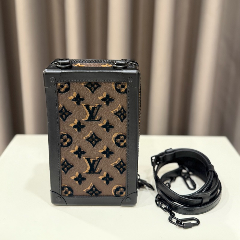 (520送禮首選🙆🏻♀️)LOUIS VUITTON路易威登LVSoft Trunk Monogram Tuftage 單肩包-1