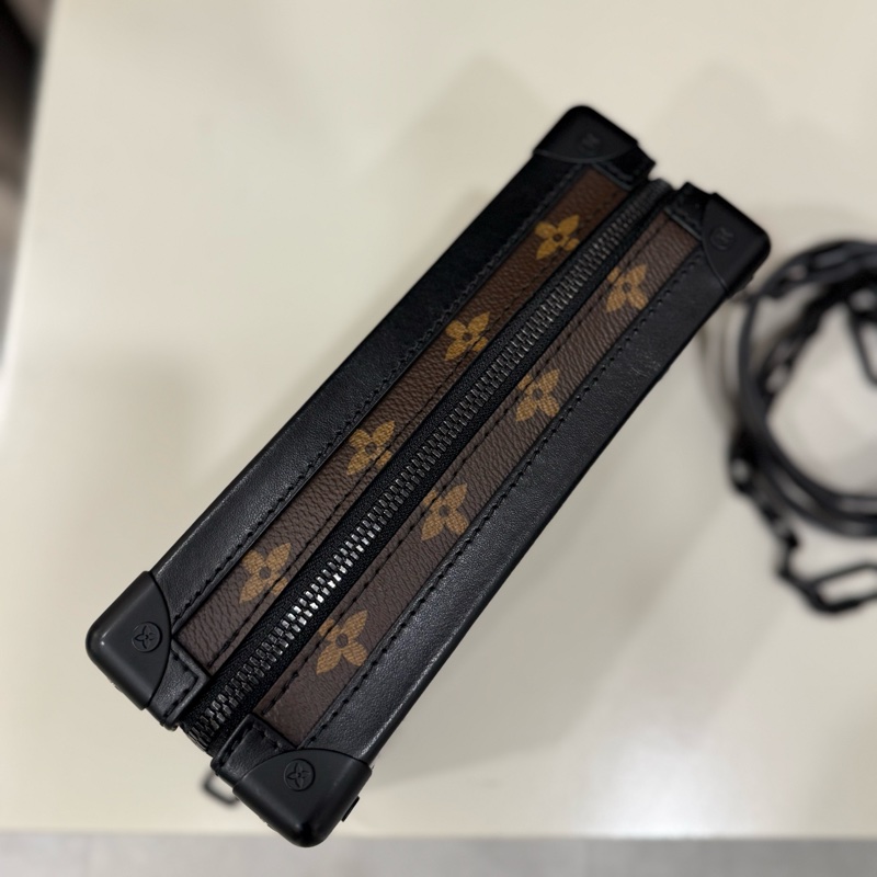 (520送禮首選🙆🏻♀️)LOUIS VUITTON路易威登LVSoft Trunk Monogram Tuftage 單肩包-2