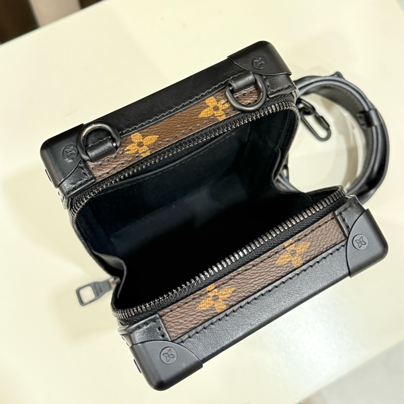 (520送禮首選🙆🏻♀️)LOUIS VUITTON路易威登LVSoft Trunk Monogram Tuftage 單肩包-6