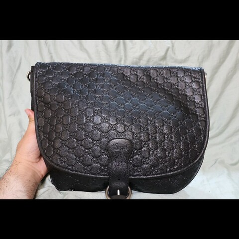 GUCCI 黑色 GUCCISSIMA皮革GG logo壓紋側背HOBO包　（guccissima 174304）