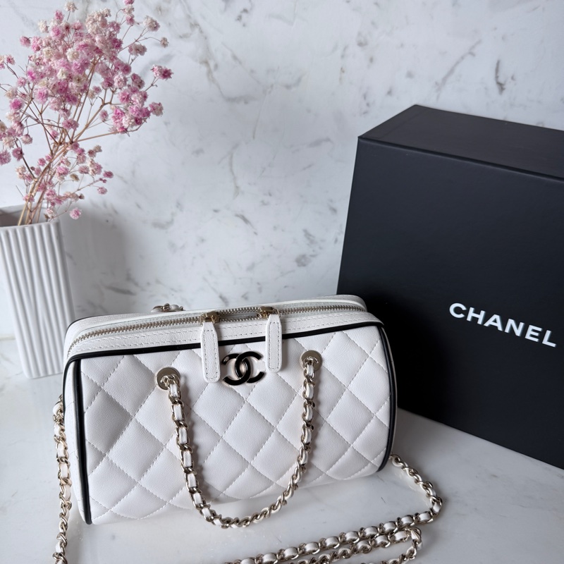 Chanel✨AP4515 2026櫃上新款 黑滾邊保齡球包鏈條包白雪公主包圓筒包 台灣購證-9