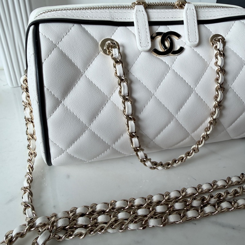 Chanel✨AP4515 2026櫃上新款 黑滾邊保齡球包鏈條包白雪公主包圓筒包 台灣購證-11