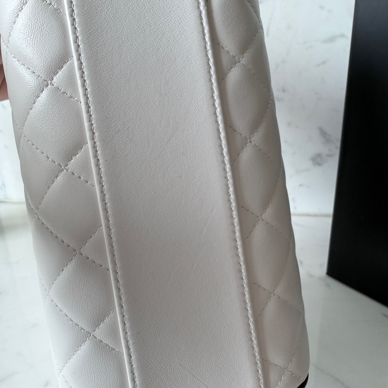 Chanel✨AP4515 2026櫃上新款 黑滾邊保齡球包鏈條包白雪公主包圓筒包 台灣購證-18