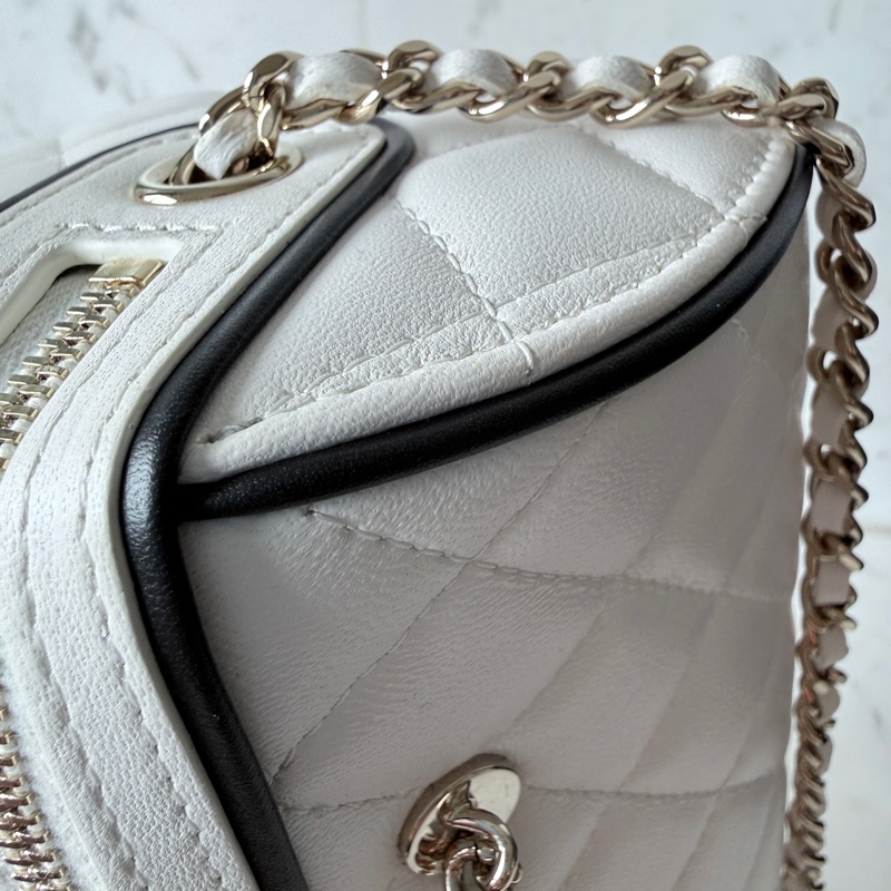 Chanel✨AP4515 2026櫃上新款 黑滾邊保齡球包鏈條包白雪公主包圓筒包 台灣購證-23