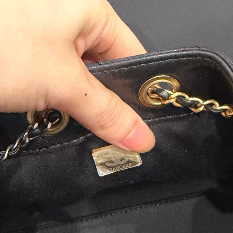 全新全配🈶台灣購證❤️ 香奈兒 #黑金 #25bag #mini #油蠟皮 鴛鴦扣-13