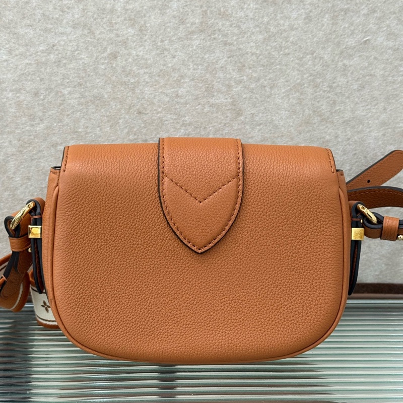 Louis Vuitton路易威登Pont 9 Soft 焦糖色斜挎包-1