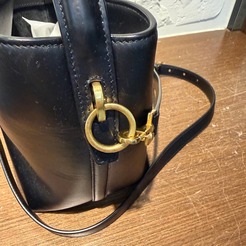 YSL黑金LE37 小牛皮水桶包-5