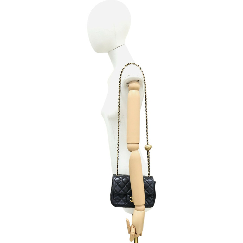 黑色羊皮 金球方胖子 COCO Mini 肩背包【CHANEL 香奈兒】 AS1786-10